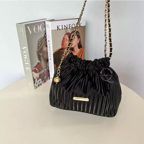 Tas Warna Hitam